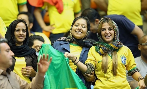 نمایندگان مجلس ایران:کار زنان شوهر داری وبچه داری و جای آنان در خانه است نمایندگان مجلس ایران:کار زنان شوهر داری وبچه داری و جای آنان در خانه است