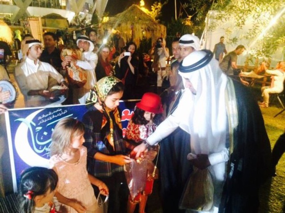 کودکان عرب اهوازی مراسم سنتی جشن گرگیعان را برای اولین بار آزادانه برپا کردند