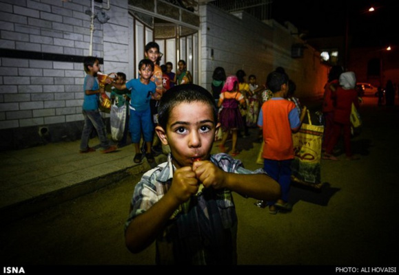 کودکان عرب اهوازی مراسم سنتی جشن گرگیعان را برای اولین بار آزادانه برپا کردند