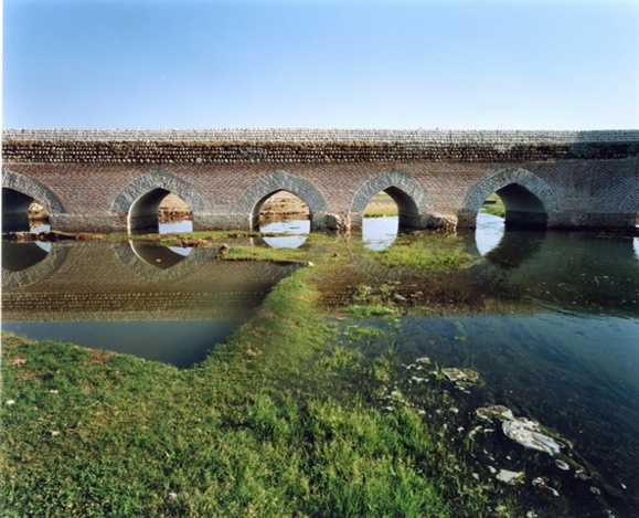 کشاورزان اندیمشکی نیز برای نجات مزارع خود به فاضلاب پناه بردند کشاورزان اندیمشکی نیز برای نجات مزارع خود به فاضلاب پناه بردند