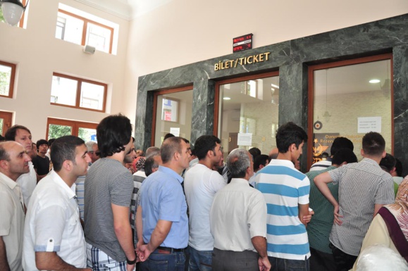 تحقق رویای 70 ساله مردم ترکیه با راه اندازی قطار سریع السیر آنکارا - استانبول+عکس تحقق رویای 70 ساله مردم ترکیه با راه اندازی قطار سریع السیر آنکارا - استانبول+عکس