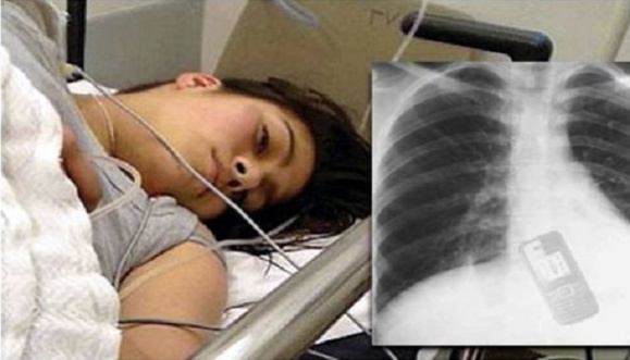 دختر برزیلی از ترس آبرو ریزی موبایلش را غورت داد دختر برزیلی از ترس آبرو ریزی موبایلش را غورت داد