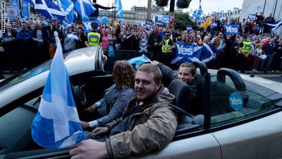 همه پرسی استقلال اسکاتلند از بریتانیا آغاز شد همه پرسی استقلال اسکاتلند از بریتانیا آغاز شد