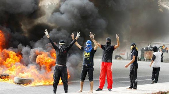 حکم ابد برای 9 تن از عناصر مرتبط با رژیم ایران در بحرین حکم ابد برای 9 تن از عناصر مرتبط با رژیم ایران در بحرین