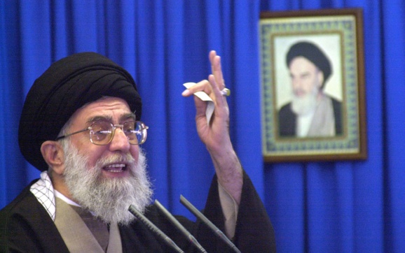 انتشار فتواهای جدید خامنه‌ای؛ گزارش ظلم مسوولان به مردم حرام است