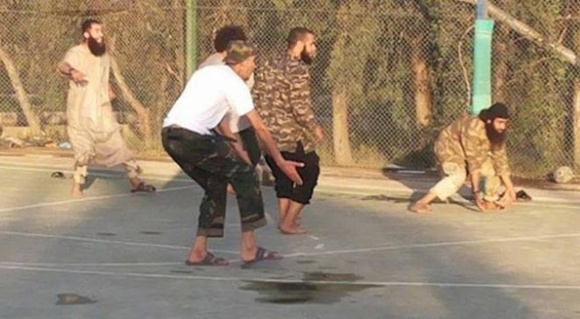 دروازه بان تیم ملی داعش کشته شد!+عکس دروازه بان تیم ملی داعش کشته شد!+عکس