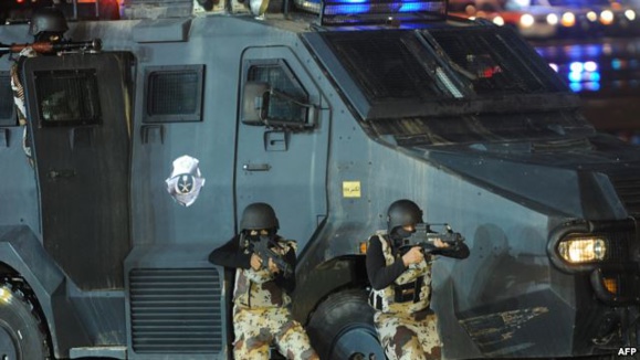 پلیس عربستان سعودی در اقدامی سریع عاملان حمله به شیعیان این کشور را شناسائی و شبکه آنان را متلاشی کرد پلیس عربستان سعودی در اقدامی سریع عاملان حمله به شیعیان این کشور را شناسائی و شبکه آنان را متلاشی کرد