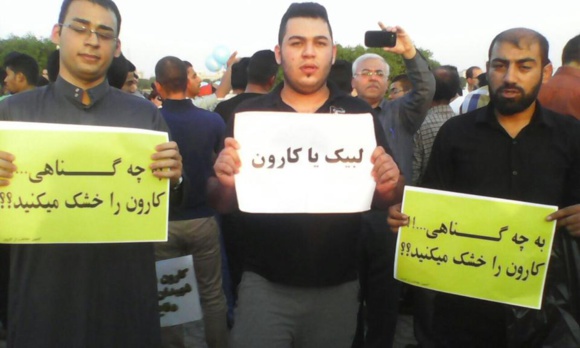 زاینده رود طغيان مى كند و کارون تشنگى مى كشد زاینده رود طغيان مى كند و کارون تشنگى مى كشد