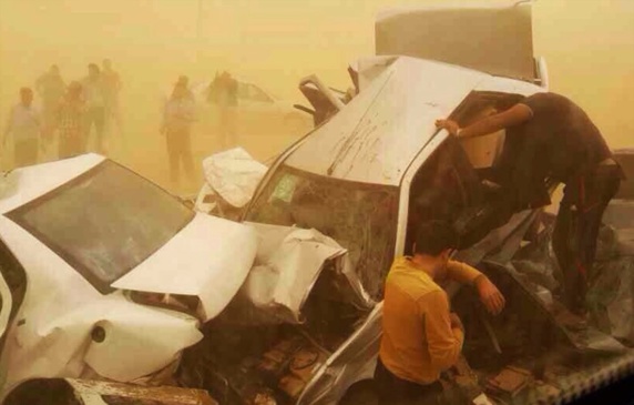 نگاهی به عوارض گرد وغبار در خوزستان/ افزایش تصادف و بیماری تنفسی نگاهی به عوارض گرد وغبار در خوزستان/ افزایش تصادف و بیماری تنفسی