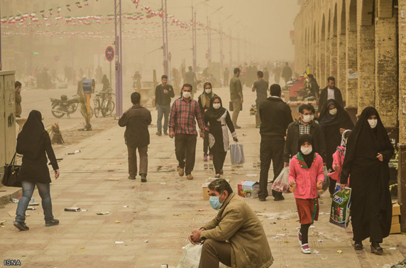 نگاهی به عوارض گرد وغبار در خوزستان/ افزایش تصادف و بیماری تنفسی