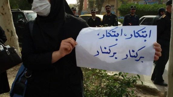 زندگی پشت ماسک/گزارش: نسرین نیکنام زندگی پشت ماسک/گزارش: نسرین نیکنام