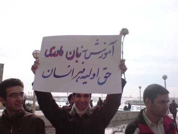 تحصیل به زبان مادری از مصادیق بارز حقوق بشر / ائلچین حاتمی تحصیل به زبان مادری از مصادیق بارز حقوق بشر / ائلچین حاتمی