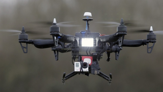 بازداشت سه خبرنگار الجزیره به اتهام پهپادپرانی در آسمان پاریس بازداشت سه خبرنگار الجزیره به اتهام پهپادپرانی در آسمان پاریس