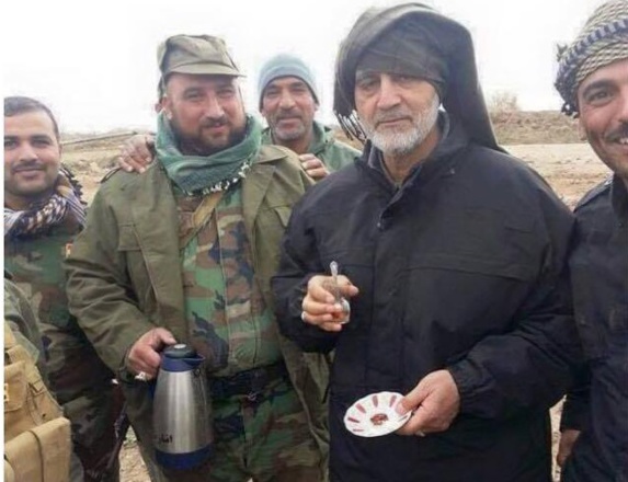 قاسم سلیمانی پس از ورود به شهر تکریت عراق قاسم سلیمانی پس از ورود به شهر تکریت عراق