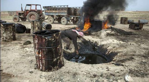 ۳۰ کشته در پی حمله به پالایشگاه تحت کنترل داعش در سوریه ۳۰ کشته در پی حمله به پالایشگاه تحت کنترل داعش در سوریه