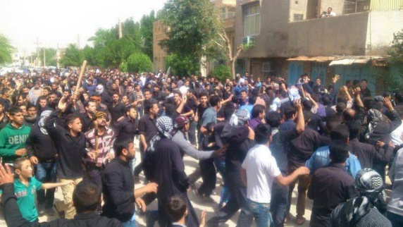 مراسم تشییع پیکر یونس عساکره در کوت الشیخ به یک راهپیمایی اعتراضی بزرگی تبدیل شد+عکس مراسم تشییع پیکر یونس عساکره در کوت الشیخ به یک راهپیمایی اعتراضی بزرگی تبدیل شد+عکس