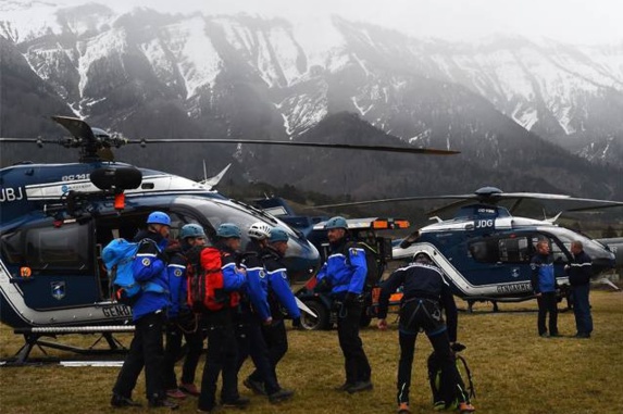 جستجو برای یافتن اجساد قربانیان سقوط هواپیمای مسافربری آلمانی ادامه دارد جستجو برای یافتن اجساد قربانیان سقوط هواپیمای مسافربری آلمانی ادامه دارد