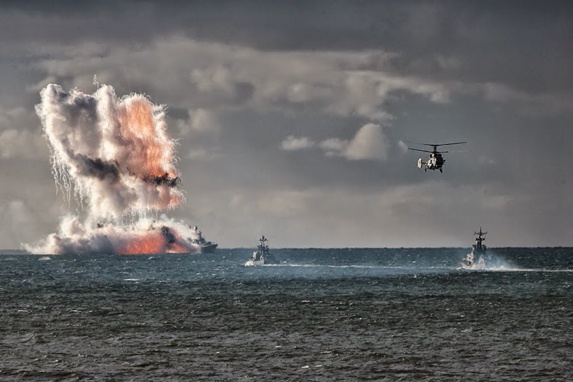 آتش سوزى مهيب در يك زير درياىى اتمى روسيه آتش سوزى مهيب در يك زير درياىى اتمى روسيه