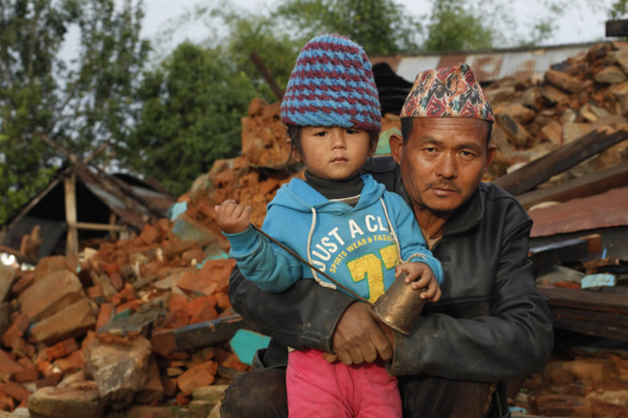 زلزله نپال؛ کمکها به مناطق دورافتاده رسید