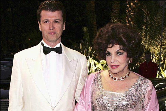 تعداد زنان مجرد بالای 30 سال سه برابر مردان شد تعداد زنان مجرد بالای 30 سال سه برابر مردان شد