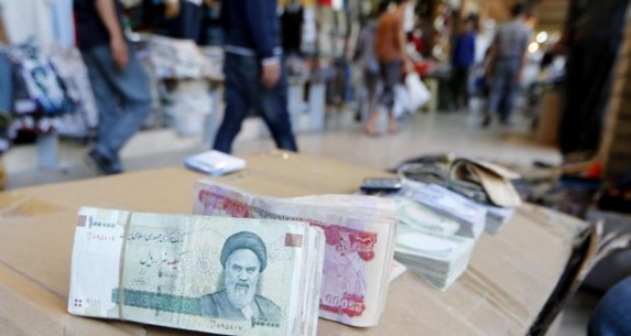 متهمِ اختلاس ۳۰ ميليارد تومانی در خارج از کشور دستگير و به ايران منتقل شد متهمِ اختلاس ۳۰ ميليارد تومانی در خارج از کشور دستگير و به ايران منتقل شد