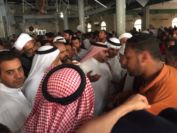 انفجار مرگبار در مسجد امام علی شهر القدیح عربستان سعودی+عکس انفجار مرگبار در مسجد امام علی شهر القدیح عربستان سعودی+عکس