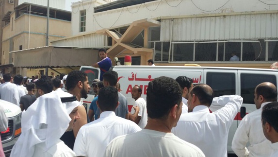 انفجار مرگبار در مسجد امام علی شهر القدیح عربستان سعودی+عکس انفجار مرگبار در مسجد امام علی شهر القدیح عربستان سعودی+عکس