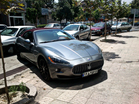 مازراتی یک میلیارد و ۵۰۰ میلیونی آقازاده ورزش! مازراتی یک میلیارد و ۵۰۰ میلیونی آقازاده ورزش!