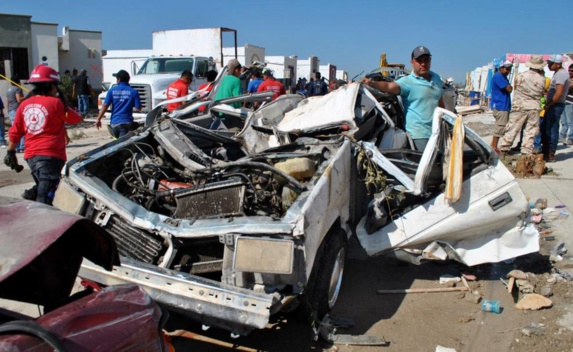 گردباد باعث ویرانی و مرگ در شمال مکزیک شد گردباد باعث ویرانی و مرگ در شمال مکزیک شد