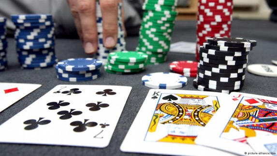 کازینوهای "زیرزمینی" در بالاترین طبقات آسمانخراشهای تهران کازینوهای "زیرزمینی" در بالاترین طبقات آسمانخراشهای تهران