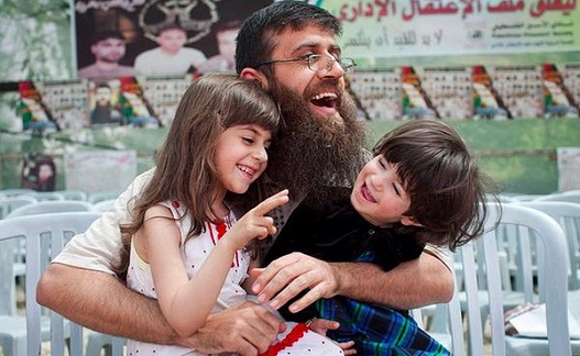 زندانی فلسطینی در پی ۵۵ روز اعتصاب غذا از «بازداشت اداری» اسرائیل آزاد شد زندانی فلسطینی در پی ۵۵ روز اعتصاب غذا از «بازداشت اداری» اسرائیل آزاد شد