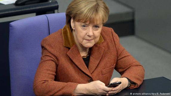 استفاده مقامات آلمانی از "تلفن یکبار مصرف" در سفرهای خارجی استفاده مقامات آلمانی از "تلفن یکبار مصرف" در سفرهای خارجی