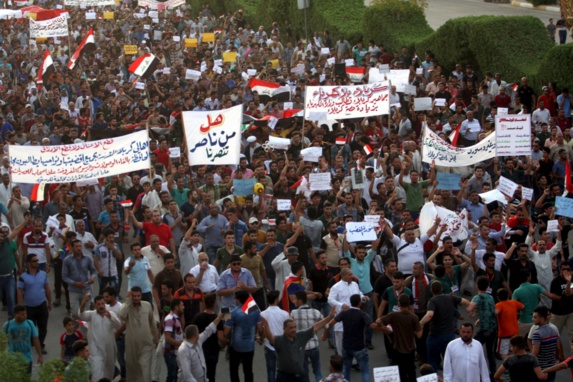تظاهركنندگان شهرهای جنوبی عراق خواستار خروج مزدوران ایرانی و عدم دخالت در امور داخلی خود شدند