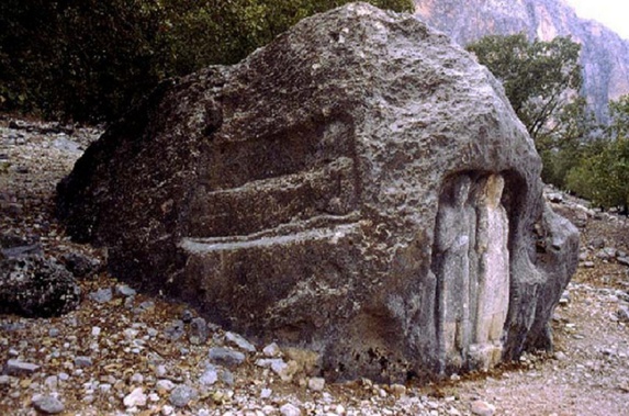 نشانه هایی از سکونتگاه ۹ هزار ساله در بهبهان کشف شد نشانه هایی از سکونتگاه ۹ هزار ساله در بهبهان کشف شد