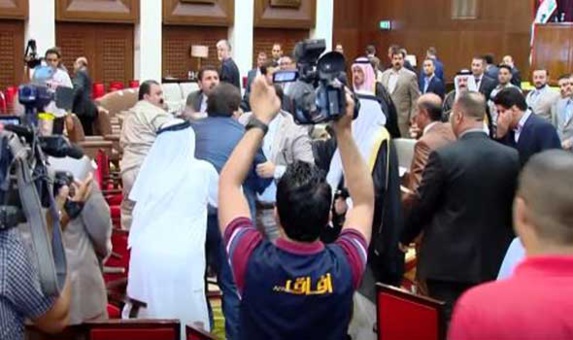 شيخ علي حاتم: پيام واقعي عبادي به تمام جامعه عراق، فرستادن مالكي روي سكوي اعدام شيخ علي حاتم: پيام واقعي عبادي به تمام جامعه عراق، فرستادن مالكي روي سكوي اعدام