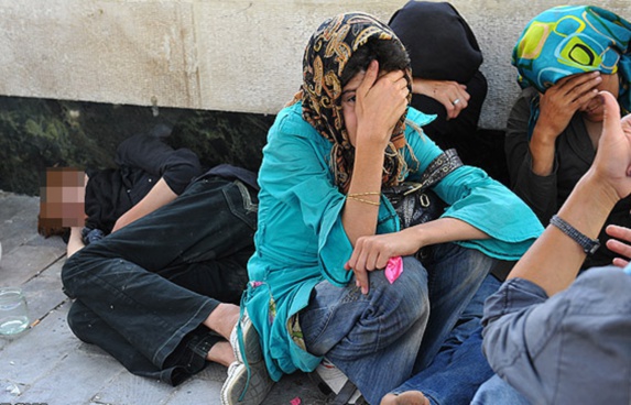 پیش فروش نوزادان در شکم مادران کارتن خواب در ایران پیش فروش نوزادان در شکم مادران کارتن خواب در ایران