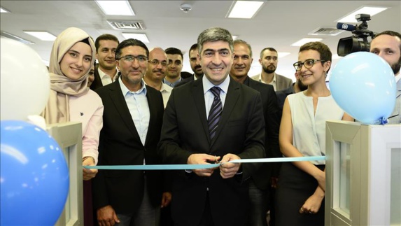 بخش فارسی و دفتر تهران خبرگزاری آناتولی رسما آغاز به کار کرد. بخش فارسی و دفتر تهران خبرگزاری آناتولی رسما آغاز به کار کرد.