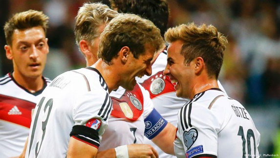 ماریو گوتزه (راست) با زدن ۲ گل سهم مهمی در پیروزی آلمان داشت ماریو گوتزه (راست) با زدن ۲ گل سهم مهمی در پیروزی آلمان داشت