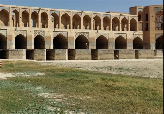 گزارش مستند خبرگزاری فارس/آب شرب مردم عرب را برای آبیاری مزارع برنج اصفهانیها بردند گزارش مستند خبرگزاری فارس/آب شرب مردم عرب را برای آبیاری مزارع برنج اصفهانیها بردند