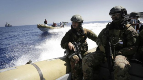 ماموریت ناوهای اتحادیه اروپا متوقف کردن عبور پناهجویان از دریای مدیترانه است ماموریت ناوهای اتحادیه اروپا متوقف کردن عبور پناهجویان از دریای مدیترانه است