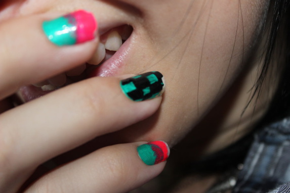 هزینه 10 تریلیونی زنان ایرانی برای آرایش! هزینه 10 تریلیونی زنان ایرانی برای آرایش!