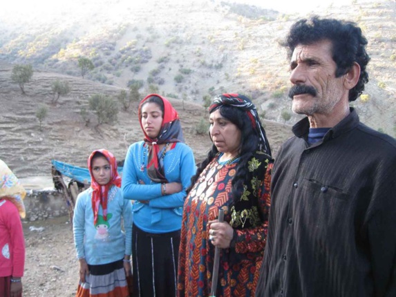 زندگی در حد فاصل بیکاری و خودکشی..گزارشی تکاندهنده از ایلام زندگی در حد فاصل بیکاری و خودکشی..گزارشی تکاندهنده از ایلام