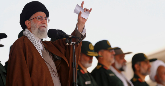 در پی گسترش فقر ومرکز گریزی در ایران خامنه ای دستور تشکیل جبهه مقاومت جنوب می دهد در پی گسترش فقر ومرکز گریزی در ایران خامنه ای دستور تشکیل جبهه مقاومت جنوب می دهد