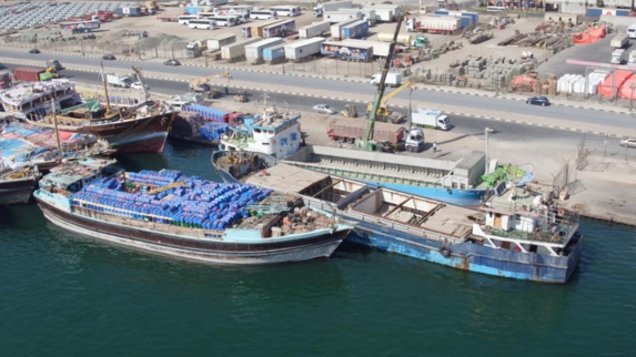 کشتی ایرانی حامل انواع مواد مخدر وقاچاق انسان در ساحل امارات کشف و توقیف شد+ویدئو