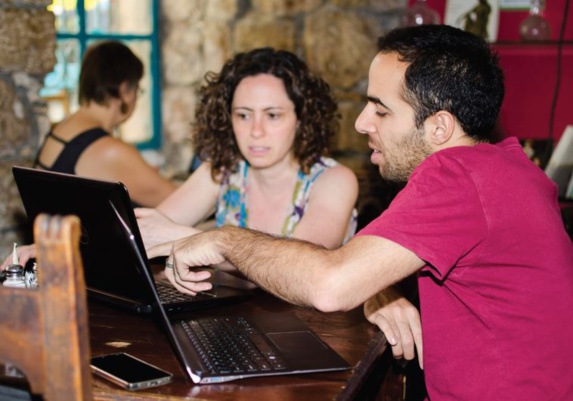 تاثیر مودمهای وایفای بر زنان باردار و عقیم شدن مردان تاثیر مودمهای وایفای بر زنان باردار و عقیم شدن مردان