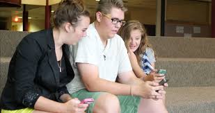 چه زمانی برای بچه ها گوشی بخریم چه زمانی برای بچه ها گوشی بخریم