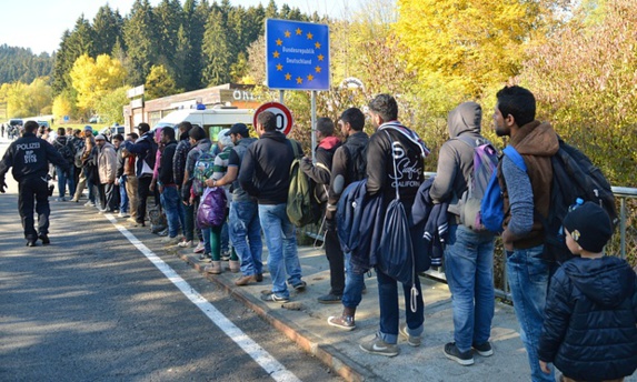 آلمان پناهجویان بیشتری را به اتریش باز‌می‌گرداند