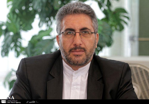 «گمرگ رشوههای میلیونی میگیرد، متنفذها اسلحه وارد میکنند» «گمرگ رشوههای میلیونی میگیرد، متنفذها اسلحه وارد میکنند»