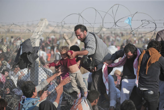 آواره شدن بیست هزار سوری در اثر حملات هوایی روسيه در چند روز گذشته