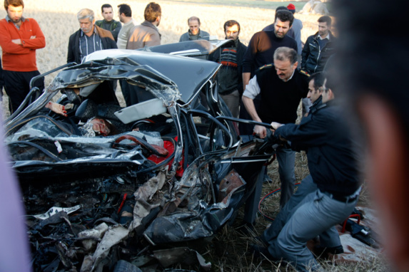 سالانه ۳۰۰ هزار تن در ایران بر اثر تصادف معلول و مصدوم میشوند سالانه ۳۰۰ هزار تن در ایران بر اثر تصادف معلول و مصدوم میشوند